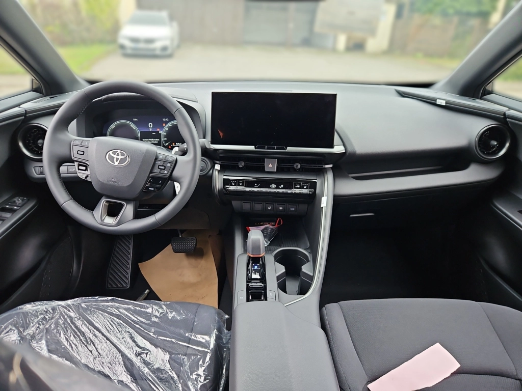 Toyota C-Hr 5-Türer Team Deutschland 2,0-l-Plug-in Hybrid CVT 2x4