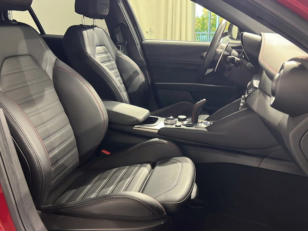 Alfa Romeo Giulia 2.0 Competizione Q4 | MATRIX | 19" LM 