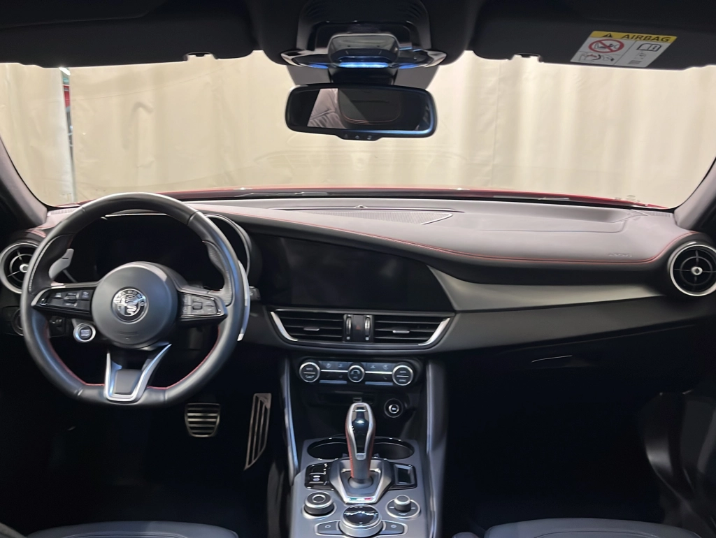Alfa Romeo Giulia 2.0 Competizione Q4 | MATRIX | 19" LM 