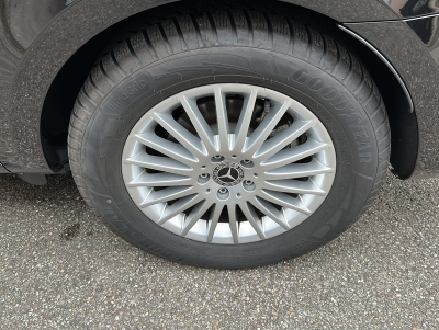 Mercedes-Benz EQV 300 lang AVANTGARDE Distr el.Türen LED 360°K