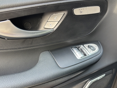 Mercedes-Benz EQV 300 lang Distr el.T&uuml;ren/Heck LED AIRMATIC