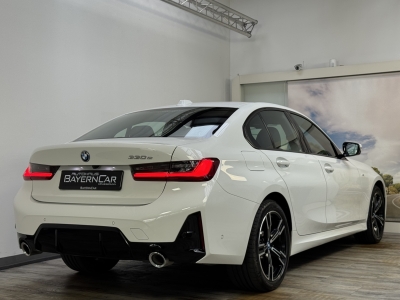 BMW 330e