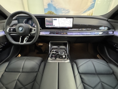 BMW 750e