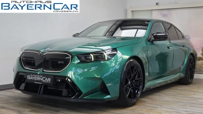 BMW M5 Lim Keramik Sitzlüftung ACC Panorama ACC B&W 