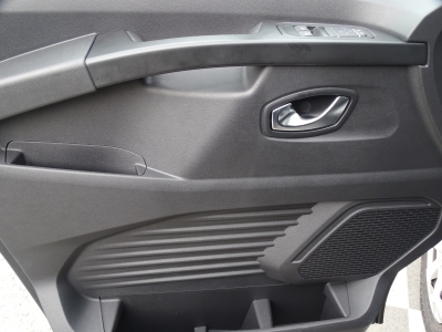 Renault Trafic 2.0 dCi L2 H1 / LED / KLIMA / 9-Sitzer  