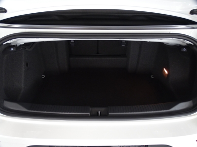 VW T-Roc 1.0 Style*NAVI*LED*DAB*RFK*SHZG*PDC*APP C.