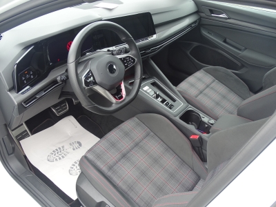VW Golf VIII GTI*LED*NAVI*DSG*CAR PLAY*SHZG*PDC*DAB