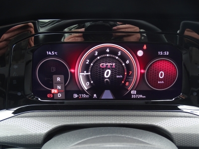VW Golf VIII GTI*LED*NAVI*DSG*CAR PLAY*SHZG*PDC*DAB