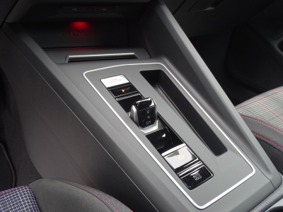 VW Golf VIII GTI*LED*NAVI*DSG*CAR PLAY*SHZG*PDC*DAB