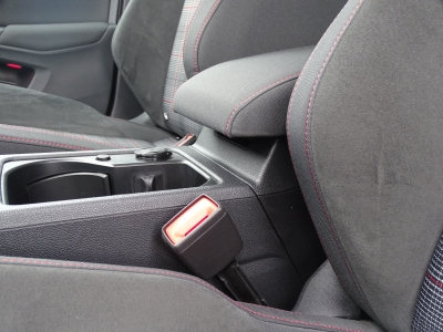 VW Golf VIII GTI*LED*NAVI*DSG*CAR PLAY*SHZG*PDC*DAB