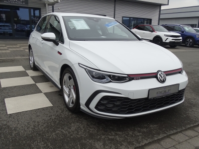 VW Golf VIII GTI*LED*NAVI*DSG*CAR PLAY*SHZG*PDC*DAB