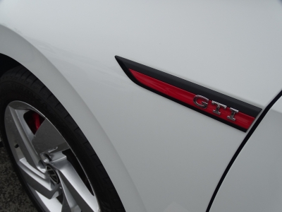 VW Golf VIII GTI*LED*NAVI*DSG*CAR PLAY*SHZG*PDC*DAB