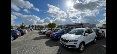 VW Golf 1.0 Life eTSI*DSG*NAVI*LED*PDC*DAB*SHZG*