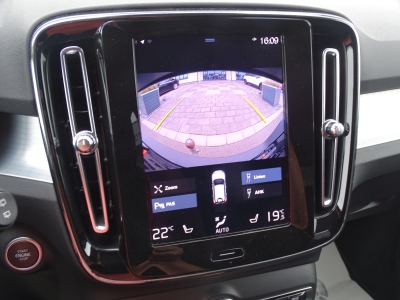 Volvo XC40 Momentum Pro 2WD*NAVI*NAVI*AHK*LED*SHZG* 