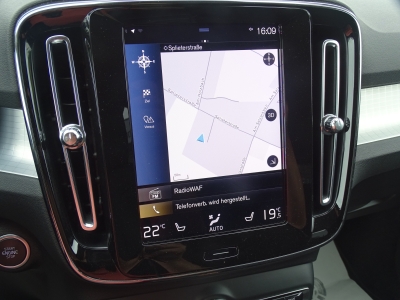 Volvo XC40 Momentum Pro 2WD*NAVI*NAVI*AHK*LED*SHZG* 