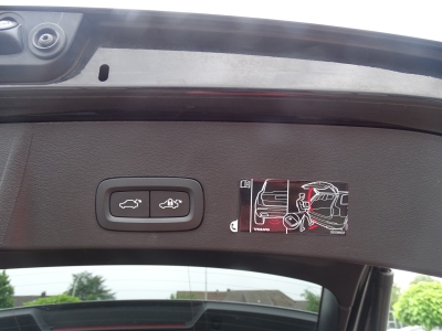 Volvo XC40 Momentum Pro 2WD*NAVI*NAVI*AHK*LED*SHZG* 