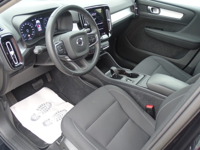 Volvo XC40 Momentum Pro 2WD*NAVI*NAVI*AHK*LED*SHZG* 