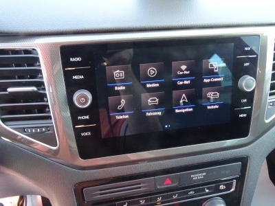 VW Golf Sportsvan 1.5 DSG*NAVI*PDC*ACC*SHZG*TEMPO*