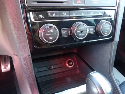 VW Golf Sportsvan 1.5 DSG*NAVI*PDC*ACC*SHZG*TEMPO*