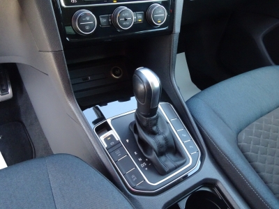 VW Golf Sportsvan 1.5 DSG*NAVI*PDC*ACC*SHZG*TEMPO*