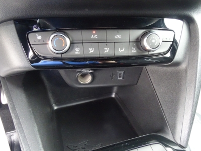 Opel Corsa GS*AUTOMATIK*LED*CARPLAY*SHZG*DAB*RFK*TEMP