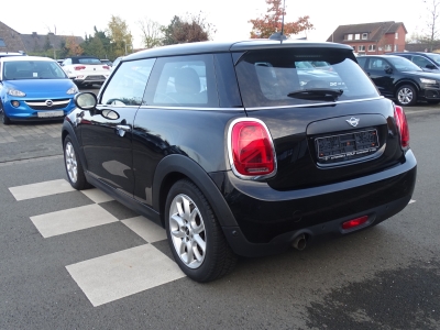 MINI One 1.5 AT*NAVI*PDC*LED*MFL*SHZG*GJR*TEMPO*TEL*