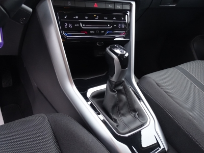 VW T-Roc 1.5LIFE*DSG*AHK*NAVI*DAB*LED*PDC*GJR*SHZG 