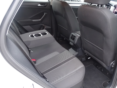 VW T-Roc 1.5LIFE*DSG*AHK*NAVI*DAB*LED*PDC*GJR*SHZG 