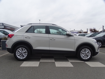 VW T-Roc 1.5LIFE*DSG*AHK*NAVI*DAB*LED*PDC*GJR*SHZG 