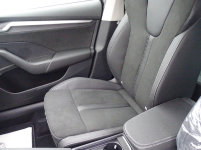 Skoda Octavia 2.0 TDI 110 kW Selection /DSG / NAVI/LED