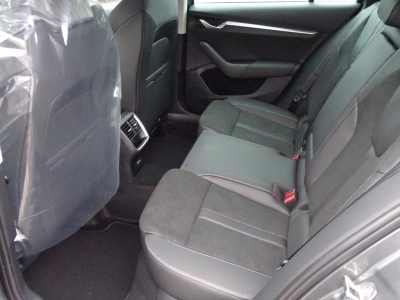 Skoda Octavia 2.0 TDI 110 kW Selection/DSG / NAVI /LED