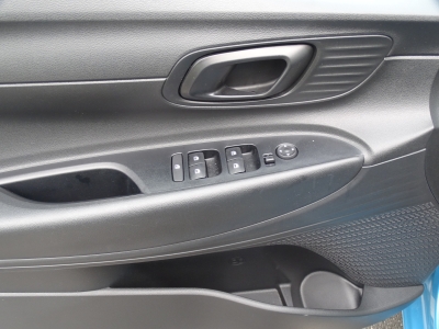 Hyundai i20 Select DCT*DAB*TEL*PDC*MFL*TEMPO*KLIMA*SHZG*