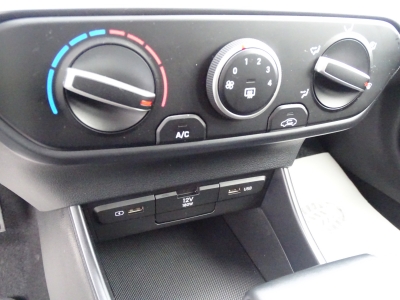 Hyundai i20 Select DCT*DAB*TEL*PDC*MFL*TEMPO*KLIMA*SHZG*