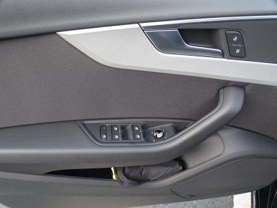 Audi A4 30TDI S LINE*NAVI*S-TRONIC*LED*RFK*SHZG*DAB* 