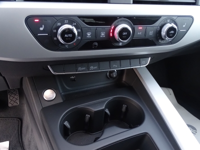 Audi A4 30TDI S LINE*NAVI*S-TRONIC*LED*RFK*SHZG*DAB* 