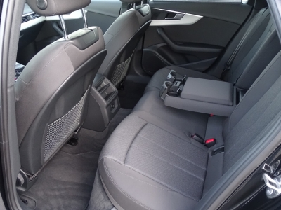 Audi A4 30TDI S LINE*NAVI*S-TRONIC*LED*RFK*SHZG*DAB* 