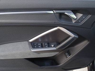 Audi Q3 45 TFSI e*S LINE*NAVI*LED*AHK*RFK*DAB*SHZG*