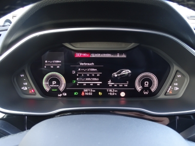 Audi Q3 45 TFSI e*S LINE*NAVI*LED*AHK*RFK*DAB*SHZG*