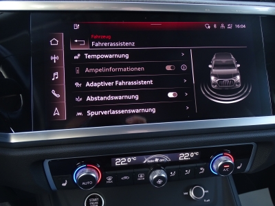 Audi Q3 45 TFSI e*S LINE*NAVI*LED*AHK*RFK*DAB*SHZG*