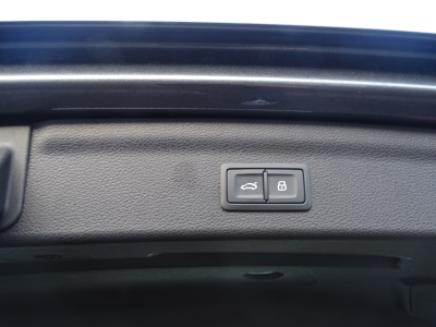 Audi Q3 45 TFSI e*S LINE*NAVI*LED*AHK*RFK*DAB*SHZG*