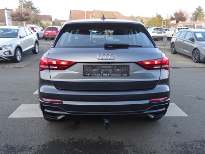 Audi Q3 45 TFSI e*S LINE*NAVI*LED*AHK*RFK*DAB*SHZG*