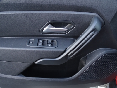 Dacia Duster 1.4 Comfort / CARPLAY / SHZ / ALU / MFL