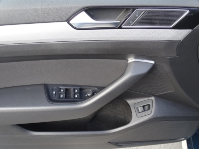 VW Passat 2.0 TDI Business / DSG / NAVI / SHZ /LED 