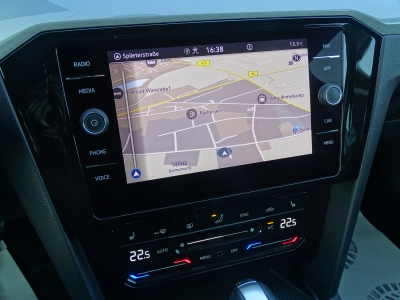 VW Passat 2.0 TDI Business / DSG / NAVI / SHZ /LED 