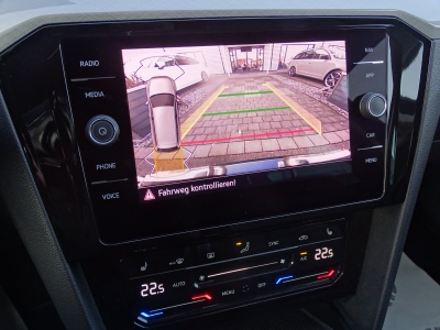 VW Passat 2.0 TDI Business / DSG / NAVI / SHZ /LED 