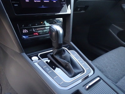 VW Passat 2.0 TDI Business / DSG / NAVI / SHZ /LED 