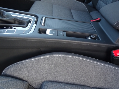 VW Passat 2.0 TDI Business / DSG / NAVI / SHZ /LED 