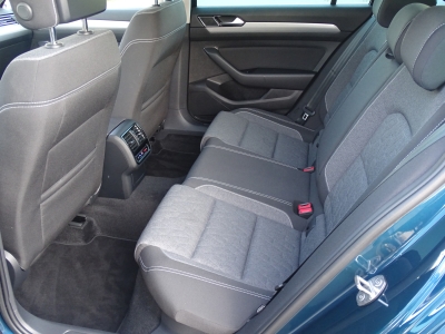 VW Passat 2.0 TDI Business / DSG / NAVI / SHZ /LED 