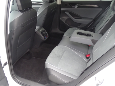 VW Passat 1.5 eTSI*DSG*NAVI*LED*DAB*APP C.*RFK*GJR*