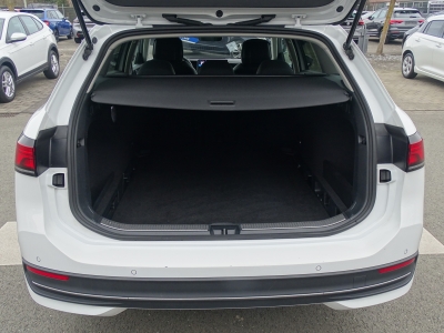 VW Passat 1.5 eTSI*DSG*NAVI*LED*DAB*APP C.*RFK*GJR*